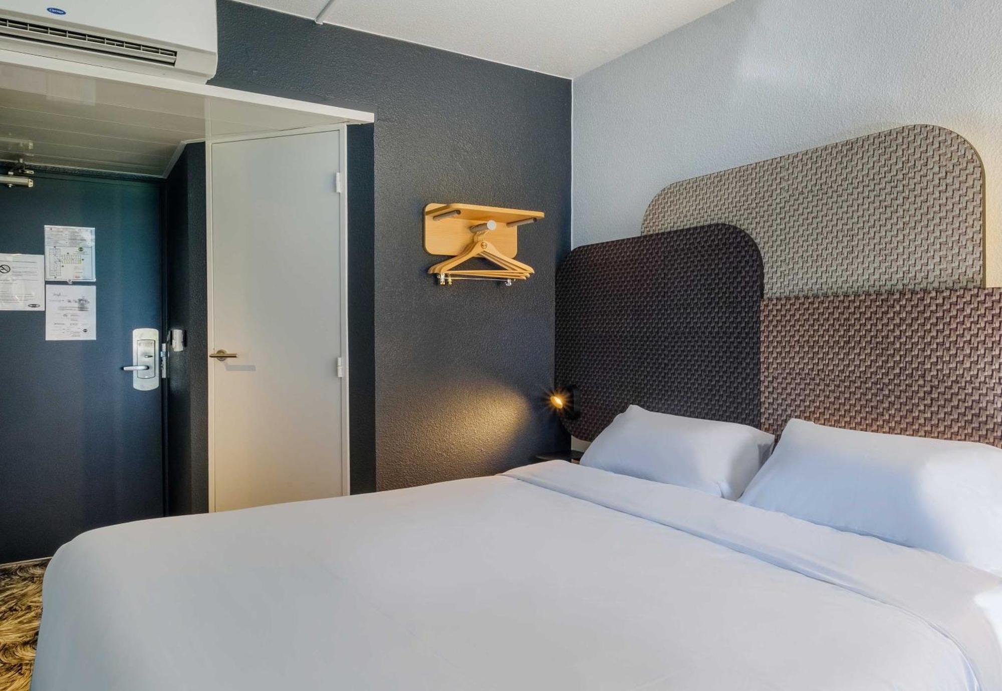 Cannes Sartoux Hotel 2*